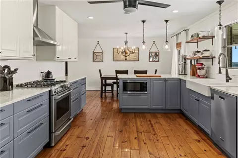 Kitchen - 104 W Watts St, Harrison, AR 72601 photo 6 of 7
