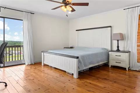 Bedroom - 104 W Watts St, Harrison, AR 72601 photo 3 of 9