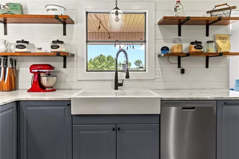 Kitchen - 104 W Watts St, Harrison, AR 72601 photo 1 of 7