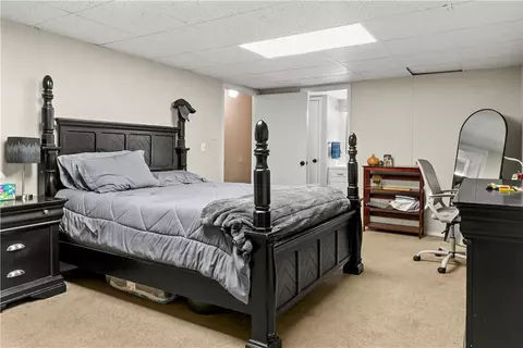 Bedroom - 104 W Watts St, Harrison, AR 72601 photo 8 of 9