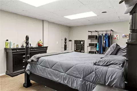 Bedroom - 104 W Watts St, Harrison, AR 72601 photo 7 of 9