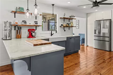 Kitchen - 104 W Watts St, Harrison, AR 72601 photo 4 of 7