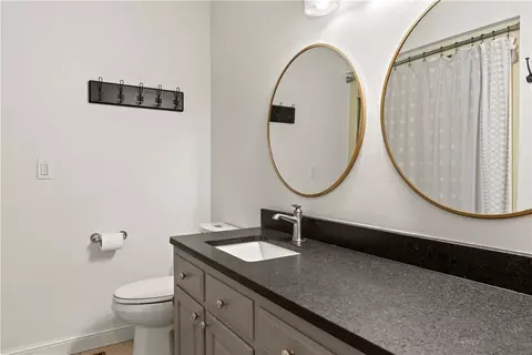 Bath - 104 W Watts St, Harrison, AR 72601 photo 1 of 6