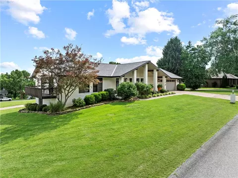 Exterior - 104 W Watts St, Harrison, AR 72601 photo 3 of 8