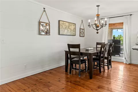 Dining - 104 W Watts St, Harrison, AR 72601 photo 1 of 1