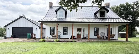 358 S Pianalto Rd, Springdale, AR 72762