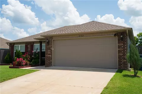 2107 N Lexington St, Siloam Springs, AR 72761