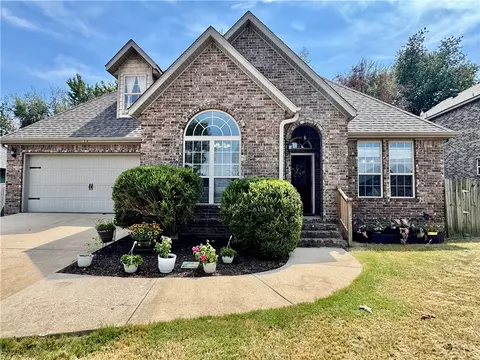 Exterior - 1513 Counts Dr, Springdale, AR 72764 photo 2 of 4