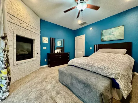 Bedroom - 1513 Counts Dr, Springdale, AR 72764 photo 6 of 12