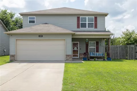 5070 W Claxton Cir, Fayetteville, AR 72704