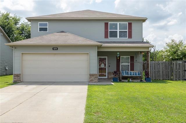 5070 W Claxton Cir, Fayetteville, AR 72704