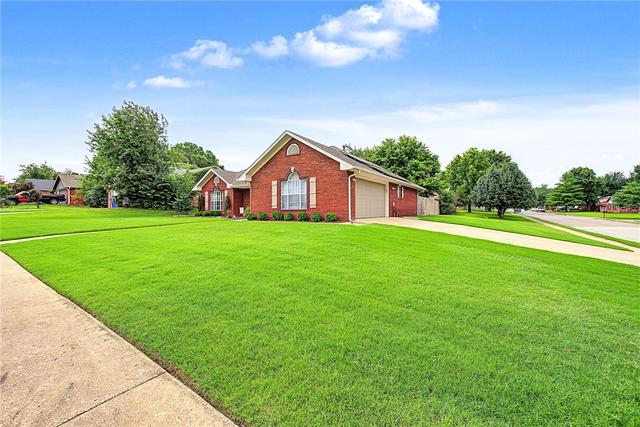 4479 W Cheyenne Dr, Fayetteville, AR 72704