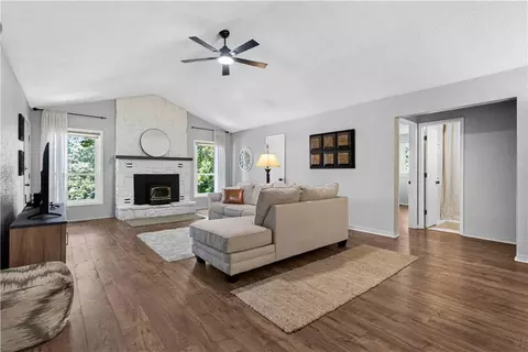 27 Wimbledon Way, Bella Vista, AR 72715