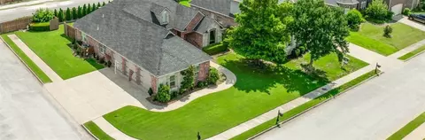 6700 Braebourne Dr, Rogers, AR 72758