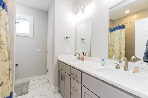 Bath - 8010 W Kettering Ct, Rogers, AR 72758 photo 5 of 5