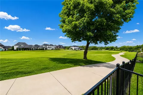 Exterior - 8010 W Kettering Ct, Rogers, AR 72758 photo 3 of 9