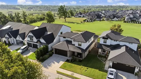8010 W Kettering Ct, Rogers, AR 72758