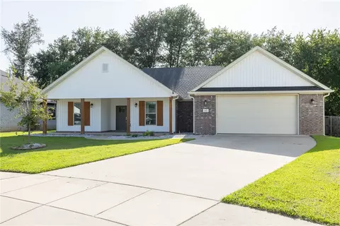 85 N Isabella Pl, Farmington, AR 72730