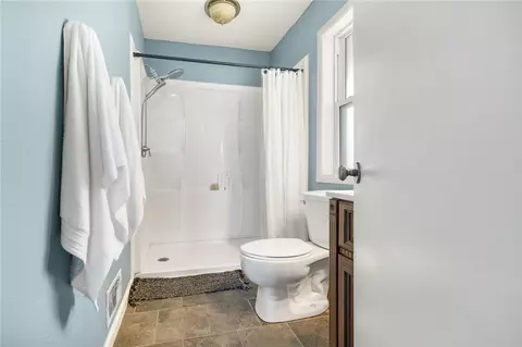 Bath - 18 Mimosa Dr, Harrison, AR 72601 photo 1 of 6