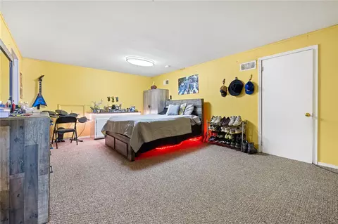 Bedroom - 18 Mimosa Dr, Harrison, AR 72601 photo 7 of 7