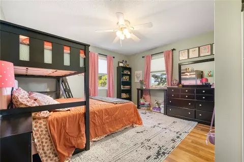Bedroom - 18 Mimosa Dr, Harrison, AR 72601 photo 2 of 7