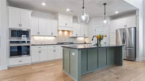 Kitchen - 1161 Montieri Dr, Centerton, AR 72719 photo 3 of 3