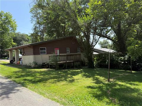 103 E College Ave, Harrison, AR 72601 photo 3
