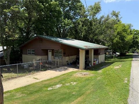 103 E College Ave, Harrison, AR 72601 photo 2