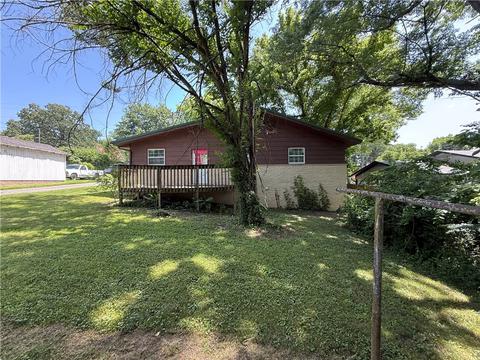103 E College Ave, Harrison, AR 72601 photo 4