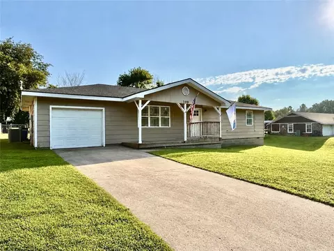 399 Raines Rd, Siloam Springs, AR 72761