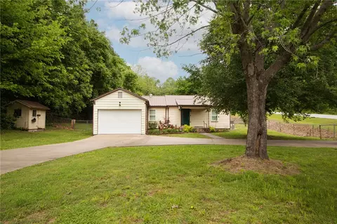 8504 Goose Creek Rd, Fayetteville, AR 72704