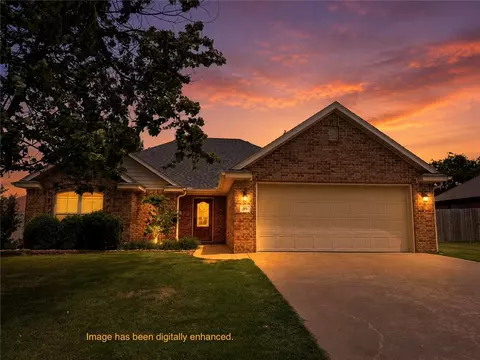 392 N Cold Harbor Ave, Fayetteville, AR 72704