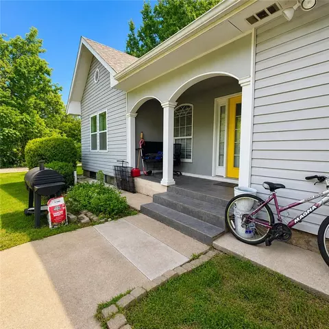 1008 N D St, Rogers, AR 72756
