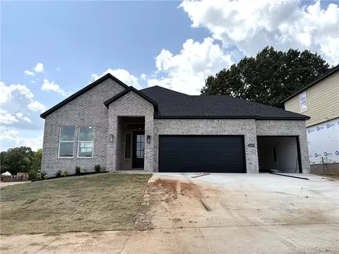 2497 N Glenmoor Dr, Fayetteville, AR 72704