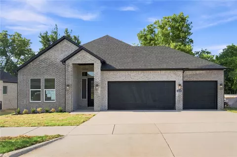 2497 N Glenmoor Dr, Fayetteville, AR 72704