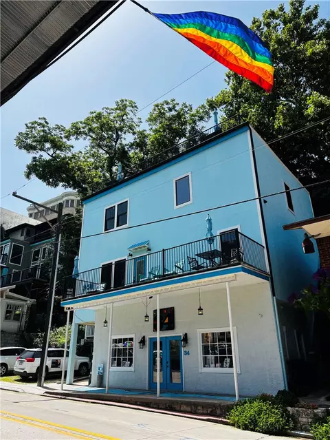 34 N Main St, Eureka Springs, AR 72632