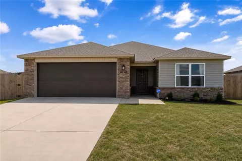 2713 W Reynolds St, Pea Ridge, AR 72751