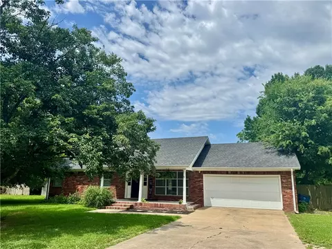 999 S Curtis Ave, Pea Ridge, AR 72751
