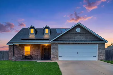 1301 E Ridge View Dr, Siloam Springs, AR 72761