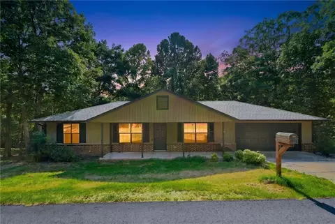8 Kenilworth Dr, Bella Vista, AR 72714