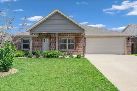 38 E Loveland Loop, Farmington, AR 72730