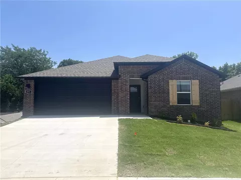 657 S Neon Ave, Fayetteville, AR 72704