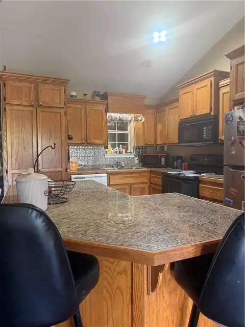 Kitchen - 12238 Sheehan Rd, West Fork, AR 72774 photo 2 of 2