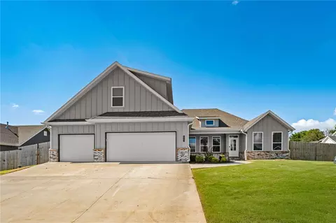 823 Mueller Way, Prairie Grove, AR 72753