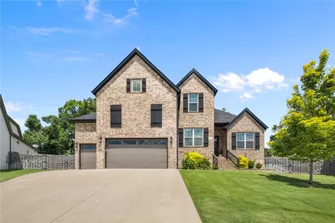 5901 SW Hawkes St, Bentonville, AR 72713