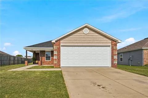 Exterior - 305 E Glendale Ln, Rogers, AR 72758 photo 2 of 4