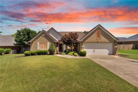 4374 W Sandingham St, Fayetteville, AR 72704