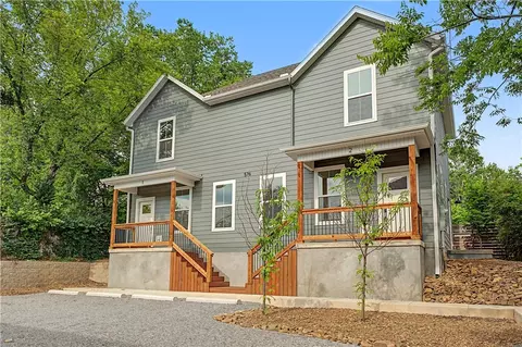 576 S Willow Ave #1, Fayetteville, AR 72701