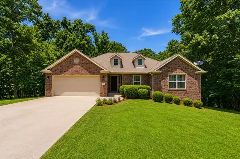 1 Pennine Cir, Bella Vista, AR 72714