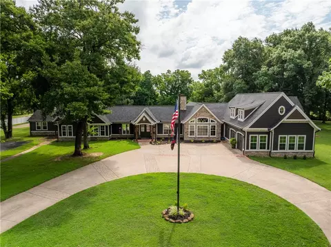 1101 N Dogwood St, Siloam Springs, AR 72761